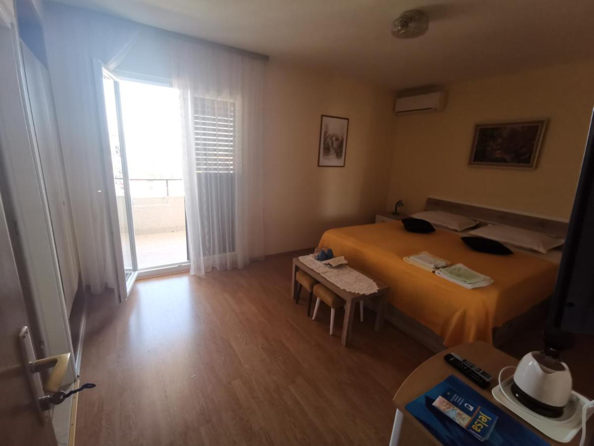 Guest House Jelsa Jelsa  Ngoại thất bức ảnh
