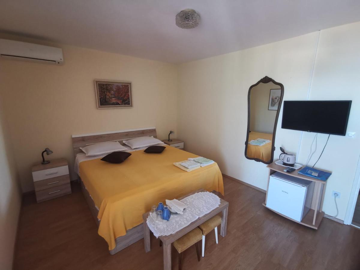 Guest House Jelsa Jelsa  Ngoại thất bức ảnh