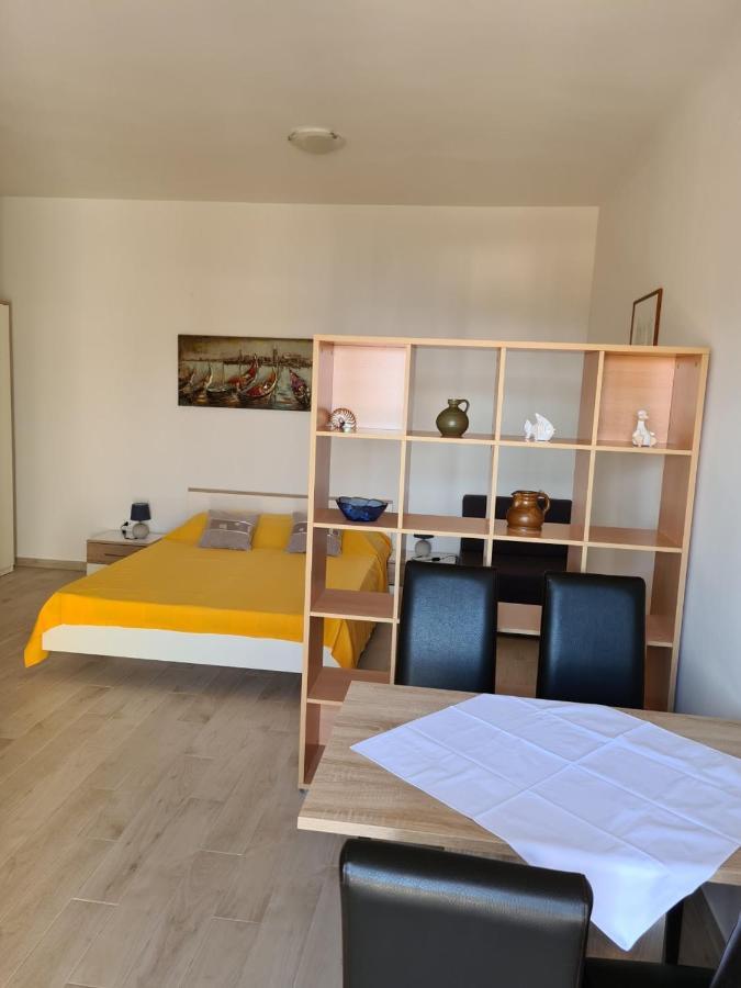 Guest House Jelsa Jelsa  Ngoại thất bức ảnh