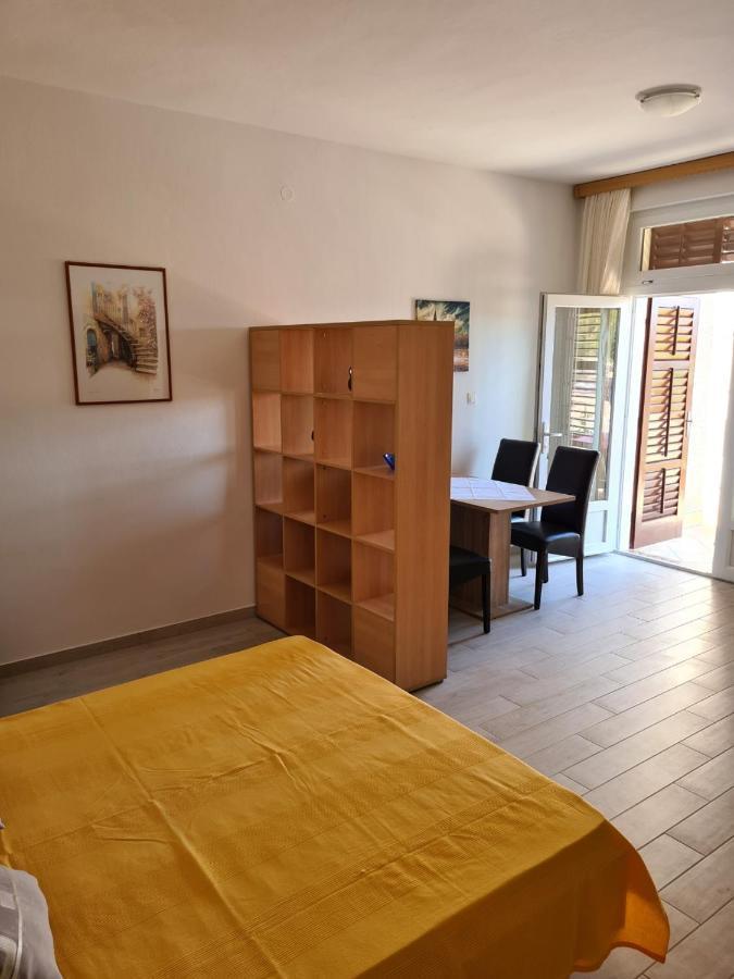 Guest House Jelsa Jelsa  Ngoại thất bức ảnh