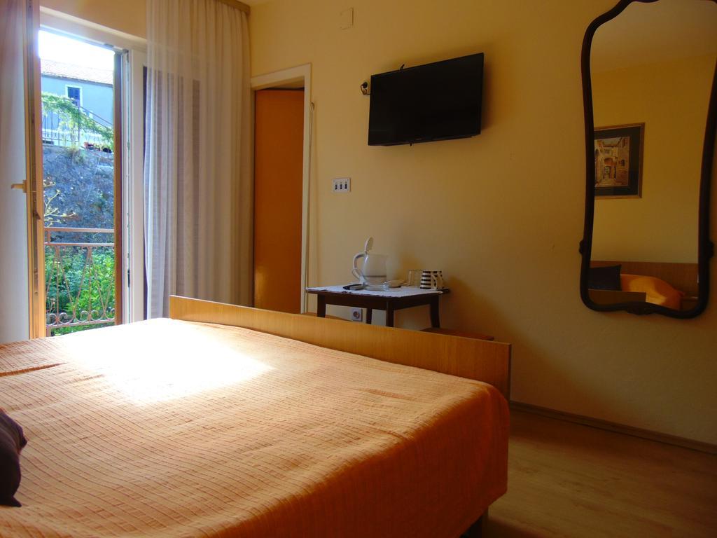 Guest House Jelsa Jelsa  Ngoại thất bức ảnh